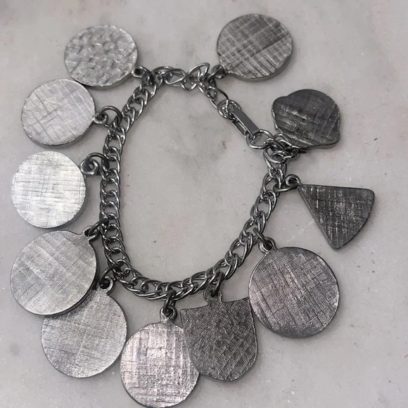 NASA Apollo Missions VII-XVII Large Charms Bracelet - Picture 7 of 7